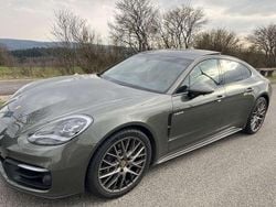 Grau Gebraucht 2023 Porsche Panamera 4S Executive Limousine | 90.000 €