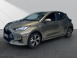 Bronze Neu 2025 Toyota Yaris Hybrid Comfort Limousine | 23.480 € (Guter Preis)