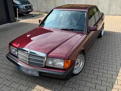 Rot Gebraucht 1992 Mercedes 190 Avantgarde Limousine | 12.990 €
