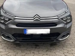 Grau Gebraucht 2021 Citroën C4 Limousine | 21.999 €