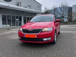 Rot Gebraucht 2016 Skoda Rapid Ambition Kombi | 10.493 € (Teuer)