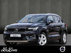 Onyx black / metallic Gebraucht 2024 Volvo XC40 Core SUV | 34.890 € (Superpreis)