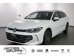 Weiß Gebraucht 2024 VW Passat Elegance Kombi | 39.880 € (Guter Preis)