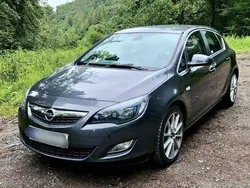 Grau Gebraucht 2010 Opel Astra Limousine | 4.650 € (Fairer Preis)