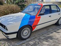Weiß Gebraucht 1990 BMW 325 Performance Limousine | 18.000 €