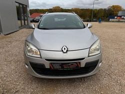 Grau Gebraucht 2010 Renault Mégane III Expression Kombi | 3.890 € (Fairer Preis)