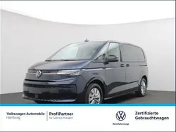Blau Gebraucht 2024 VW Multivan Life Van / Kleinbus | 53.555 € (Guter Preis)