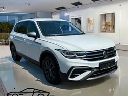Weiß Gebraucht 2022 VW Tiguan Allspace Life SUV | 25.200 € (Etwas zu teuer)