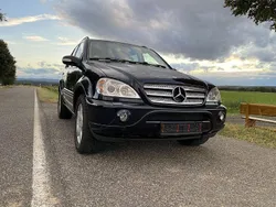 Blau Gebraucht 2002 Mercedes ML55 AMG AMG SUV | 8.950 € (Fairer Preis)
