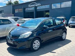 Schwarz Gebraucht 2012 Toyota Yaris Life Limousine | 5.899 € (Fairer Preis)