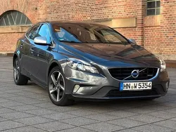 Grau Gebraucht 2014 Volvo V40 R-Design Kombi | 9.500 € (Fairer Preis)