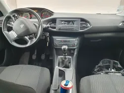 Grau Gebraucht 2020 Peugeot 308 Limousine | 3.900 €