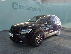 Schwarz Gebraucht 2023 VW Tiguan Life SUV | 32.880 € (Fairer Preis)