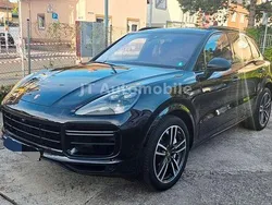 Schwarz Gebraucht 2019 Porsche Cayenne Turbo SUV | 61.990 €
