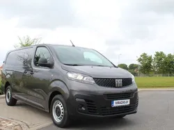 Grau Gebraucht 2022 Fiat Scudo Basis Van / Kleinbus | 19.965 € (Guter Preis)