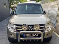 Gold Gebraucht 2007 Mitsubishi Pajero Instyle SUV | 8.200 €