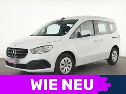 Weiß Gebraucht 2023 Mercedes T180 Van / Kleinbus | 23.677 € (Superpreis)