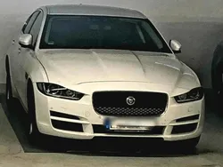 Weiß Gebraucht 2017 Jaguar XE Limousine | 15.000 € (Fairer Preis)