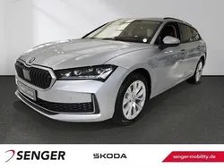 Andere farbe Gebraucht 2024 Skoda Superb Selection Kombi | 43.690 € (Teuer)