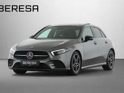 Grau Gebraucht 2022 Mercedes A180 AMG Limousine | 27.680 € (Fairer Preis)