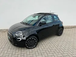Schwarz Gebraucht 2021 Fiat 500e La Prima Kleinwagen | 20.990 € (Etwas zu teuer)