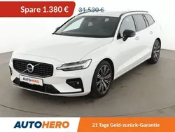 Weiß Gebraucht 2020 Volvo V60 R-Design Kombi | 29.560 € (Fairer Preis)