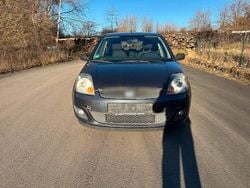 Grau Gebraucht 2006 Ford Fiesta Kleinwagen | 600 € (Superpreis)