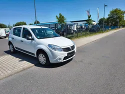 Weiß Gebraucht 2009 Dacia Sandero Kleinwagen | 2.499 € (Fairer Preis)