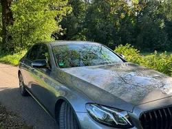Grau Gebraucht 2019 Mercedes E220 Limousine | 26.990 € (Guter Preis)