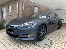 Grau Gebraucht 2017 Tesla Model S Limousine | 22.490 € (Fairer Preis)