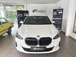 Weiß Gebraucht 2024 BMW 218 Active Tourer Sport Line Van / Kleinbus | 30.490 € (Fairer Preis)