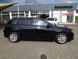 Schwarz Gebraucht 2024 Opel Astra Limousine | 21.777 € (Guter Preis)