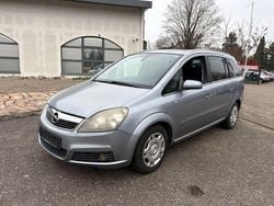 Grau Gebraucht 2007 Opel Zafira Van / Kleinbus | 550 € (Superpreis)