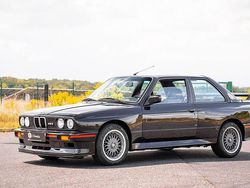 Schwarz Gebraucht 1990 BMW M3 Sport Line Limousine | 299.900 €