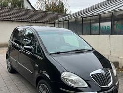 Schwarz Gebraucht 2008 Lancia Musa Van / Kleinbus | 2.500 € (Etwas zu teuer)