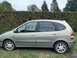 Grau Gebraucht 2003 Renault Scénic Van / Kleinbus | 3.500 € (Teuer)