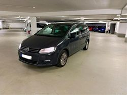Grau Gebraucht 2015 VW Sharan Van / Kleinbus | 11.500 € (Fairer Preis)