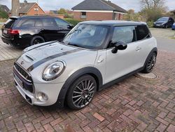 Weiß Gebraucht 2017 Mini Cooper S Kleinwagen | 21.999 € (Teuer)