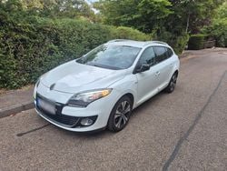 Weiß Gebraucht 2012 Renault Mégane GrandTour Bose Edition Kombi | 5.499 € (Teuer)
