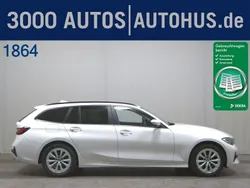 Weiss Gebraucht 2022 BMW 320 Advantage Kombi | 17.990 € (Guter Preis)
