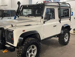 Weiß Gebraucht 2010 Land Rover Defender SUV | 47.500 € (Teuer)