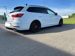 Weiß Gebraucht 2018 Cupra Leon Kombi | 21.900 € (Fairer Preis)
