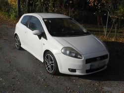 Weiß Gebraucht 2009 Fiat Grande Punto Kleinwagen | 2.500 € (Teuer)