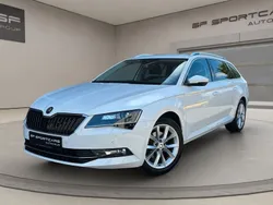 Weiß Gebraucht 2018 Skoda Superb Premium Edition Kombi | 21.750 € (Fairer Preis)