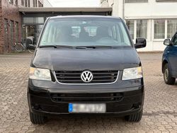 Schwarz Gebraucht 2007 VW Caravelle Van / Kleinbus | 9.000 € (Etwas zu teuer)