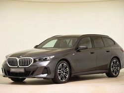 Sophistograu metallic Gebraucht 2024 BMW 520 M Sport Kombi | 48.940 € (Superpreis)