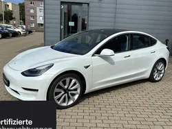 Weiß Gebraucht 2020 Tesla Model 3 Long Range RWD Limousine | 27.200 € (Teuer)