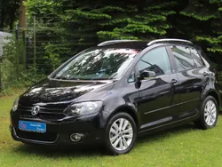 Schwarz Gebraucht 2011 VW Golf Plus Cross Style Van / Kleinbus | 11.800 € (Teuer)