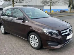 Braun Gebraucht 2016 Mercedes B180 Urban Van / Kleinbus | 15.250 € (Guter Preis)
