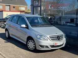 Silber Gebraucht 2010 Mercedes B180 Van / Kleinbus | 7.290 € (Fairer Preis)